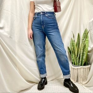 🌼Medium Wash Mom Jeans🌼